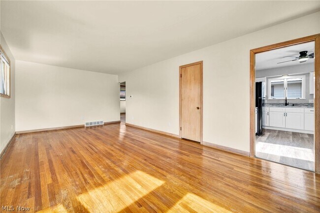 Building Photo - 1171 Jason Ave