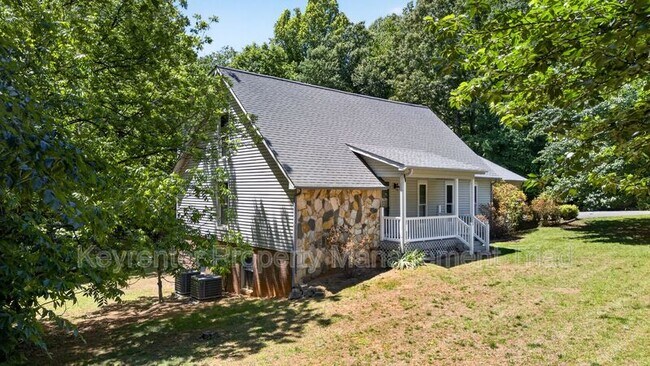 Building Photo - 407 Grenham Rd