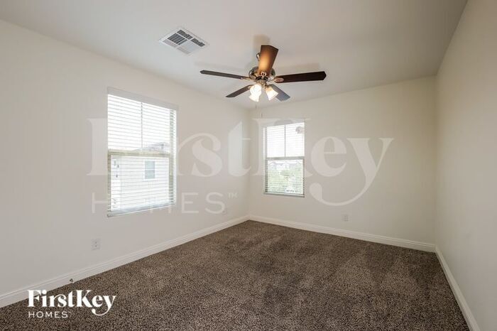 Building Photo - 264 N 69th Pl