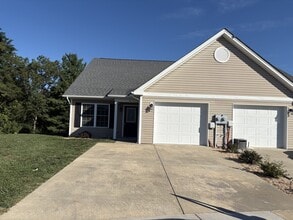 Building Photo - 6 Jackmia Way