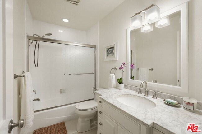Building Photo - 3194 Rossini Pl