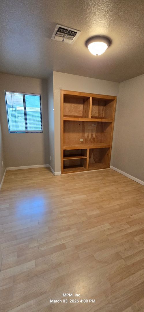 Building Photo - 3 bedroon 2 bath home