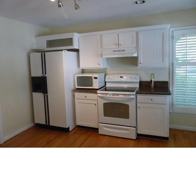 Building Photo - 309 Kirkwood Dr