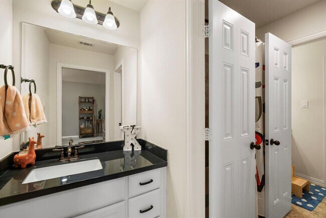 Building Photo - 5811 Trinity Bluff Ct