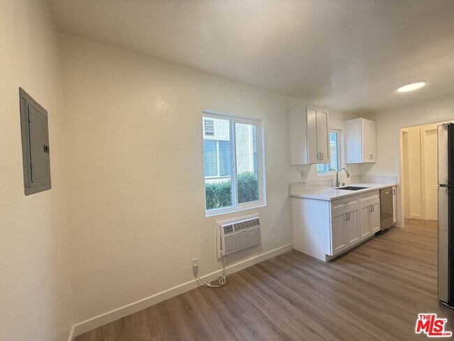 Building Photo - 1314 10th St