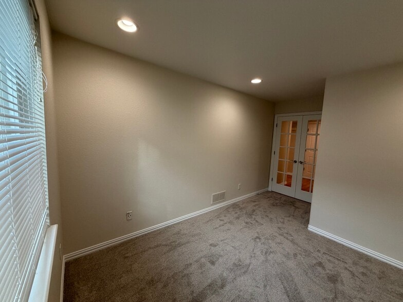 Building Photo - 2788 S Killarney Way