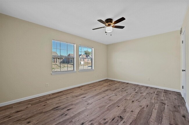 Building Photo - 6005 Dooley Dr