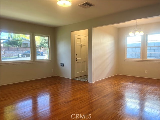 Building Photo - 810 E Tujunga Ave