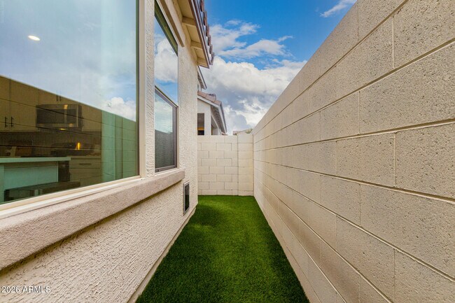 Building Photo - 4765 S Ferric