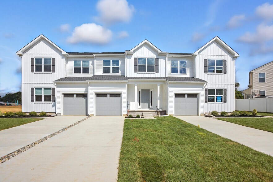 Building Photo - 41 Sequoia Dr
