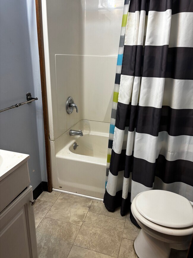 Building Photo - 229 N Washington Ave