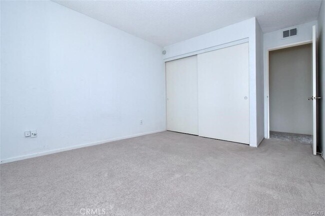 Building Photo - 4061 Falling Leaf Dr