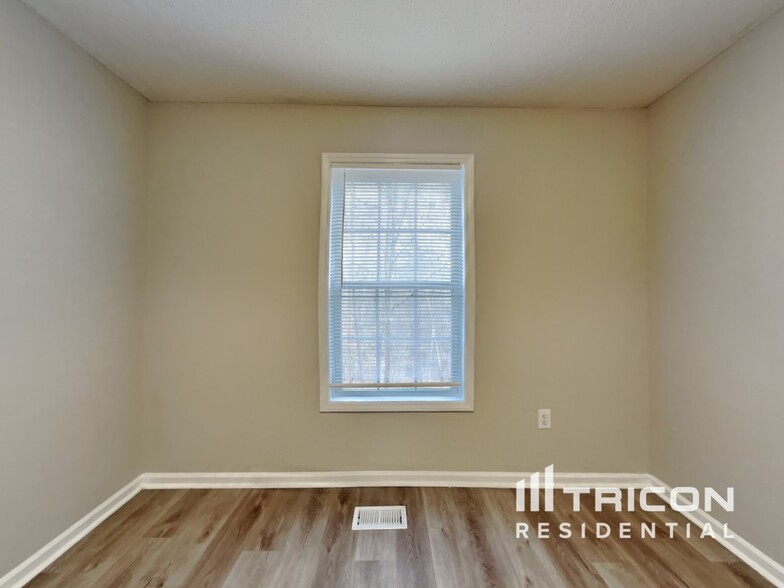 Building Photo - 3008 Brittany Dr