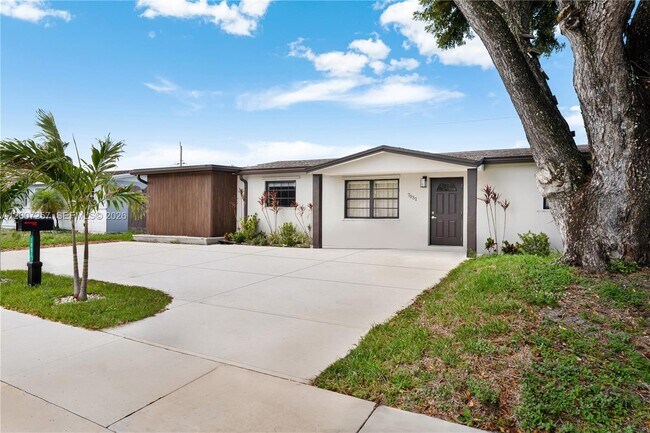 Building Photo - 7051 Tyler St