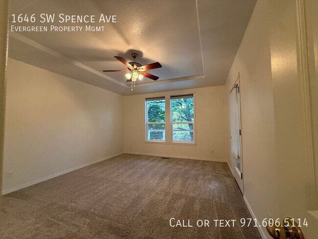 Building Photo - 1646 SW Spence Ave