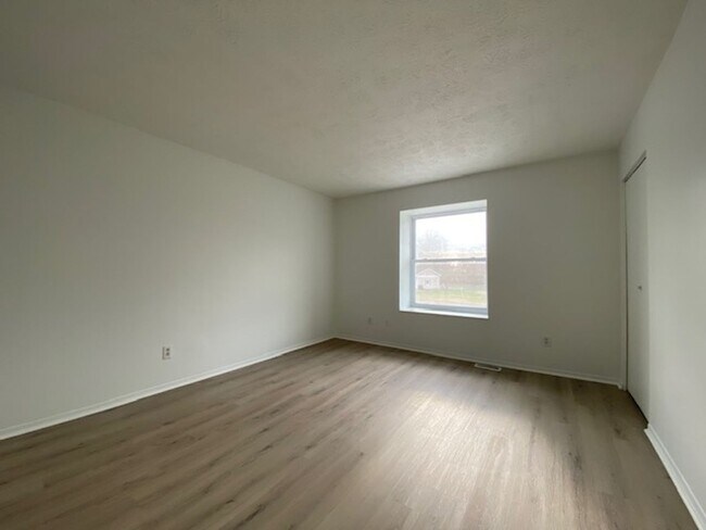 Building Photo - 6972-6996 Joseph Street