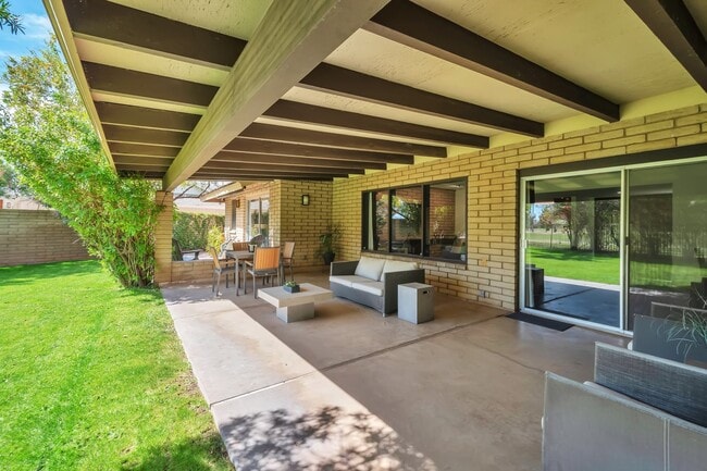 Building Photo - TEMPE GOLF COURSE HOME in SHALIMAR NEIGHBO...