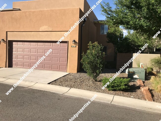 Building Photo - Stunning Mesa Del Sol Home