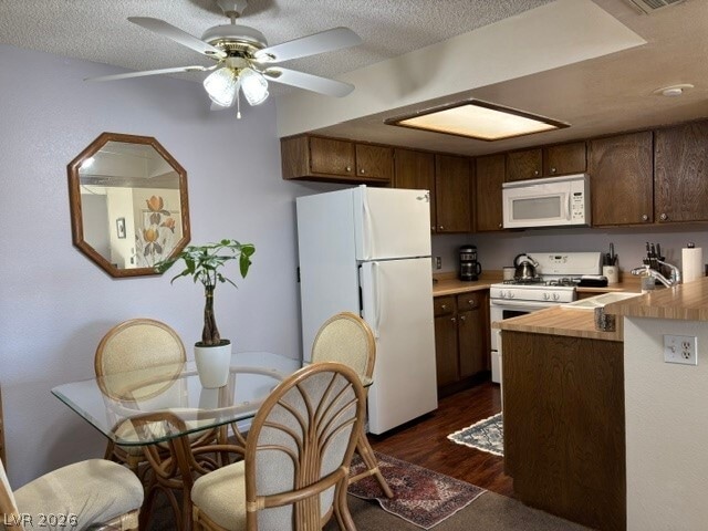 Building Photo - 3730 Desert Marina Dr