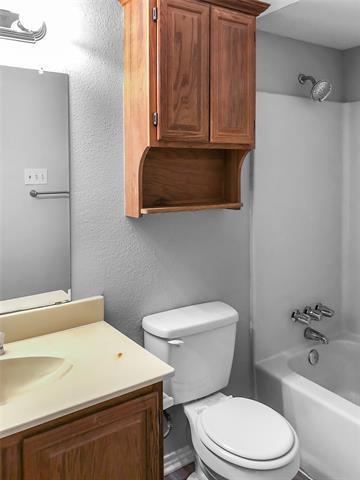 Building Photo - 1114 Valley View Dr