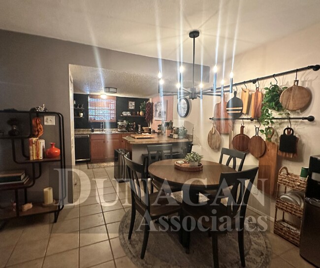 Building Photo - 2 bedroom 2 bath 40+ HOA Community Fully F...