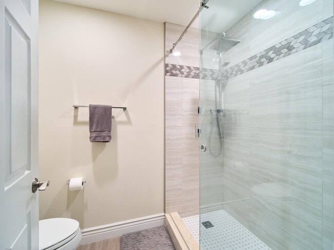 Building Photo - 19218 Glenmoor Dr