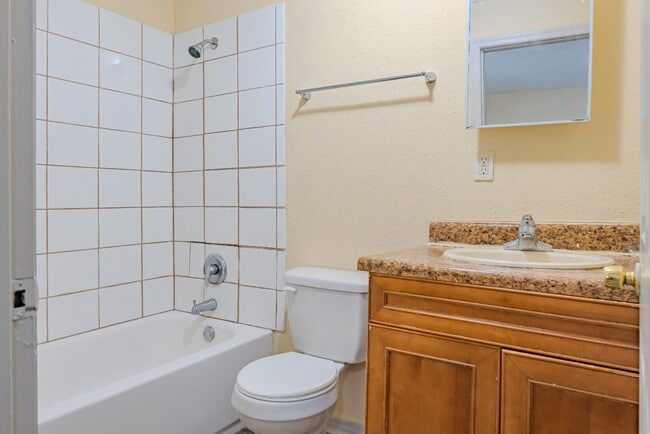 Building Photo - 804 M.L.K. Blvd NE