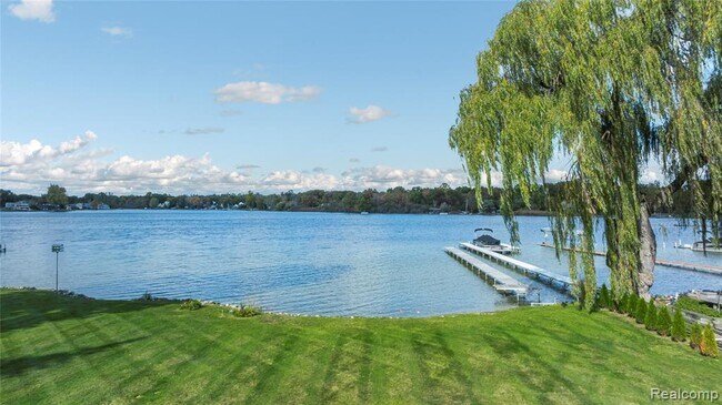 Building Photo - 9510 Beechcrest St