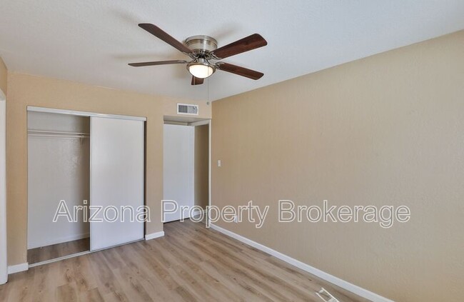 Building Photo - 601 W Rio Salado Pkwy