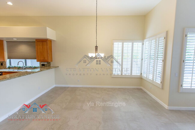 Building Photo - 9562 E Cavalry Dr