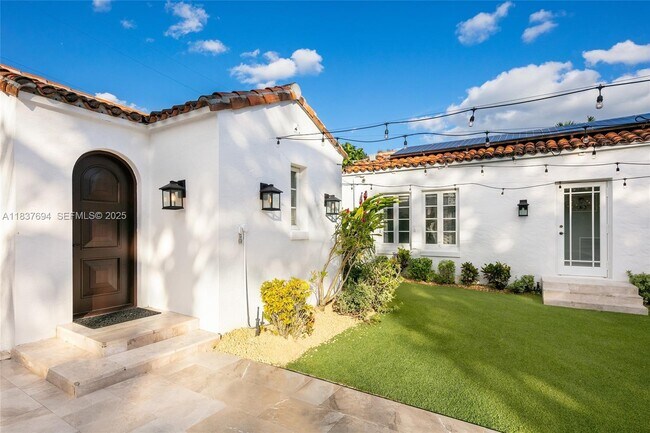 Building Photo - 113 NE 101st St