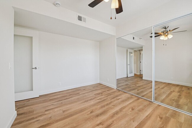 Building Photo - 3BD/2BA Apartment with Laundry In-Unit, Appliances, Tandem Parking & More | 1MO. Free OAC