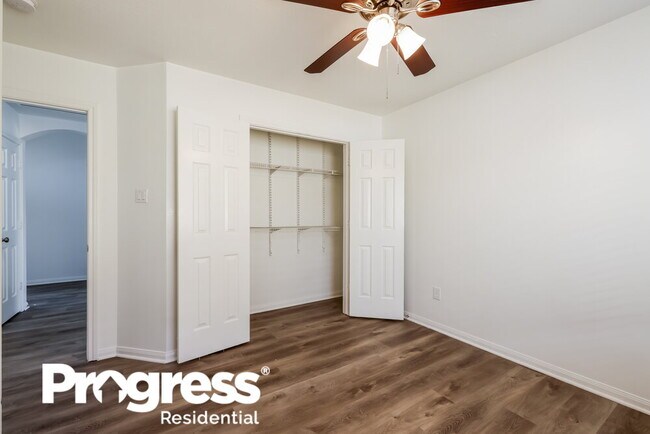 Building Photo - 4030 Jan St