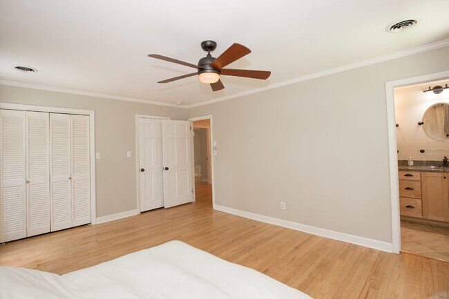 Building Photo - Stunning home in Weymouth Woods Southern P...