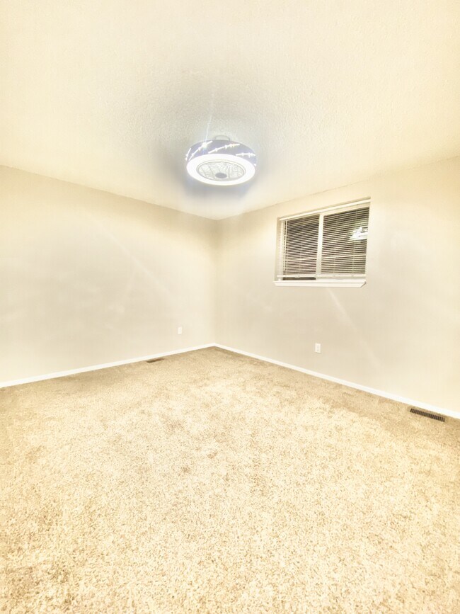 Building Photo - 5155 Quinella Ct