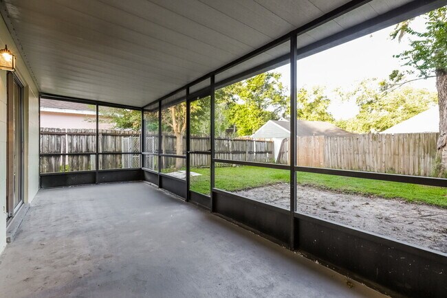 Building Photo - 1621 Coppersmith Ct