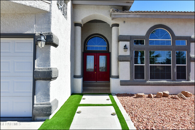 Building Photo - 7301 Corona Del Sol Dr