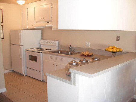 Building Photo - 4041 Park Center Ln