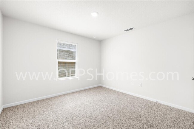 Building Photo - Home in Redstone Commons