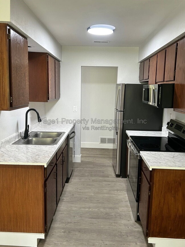 Building Photo - 3821 Sage Dr