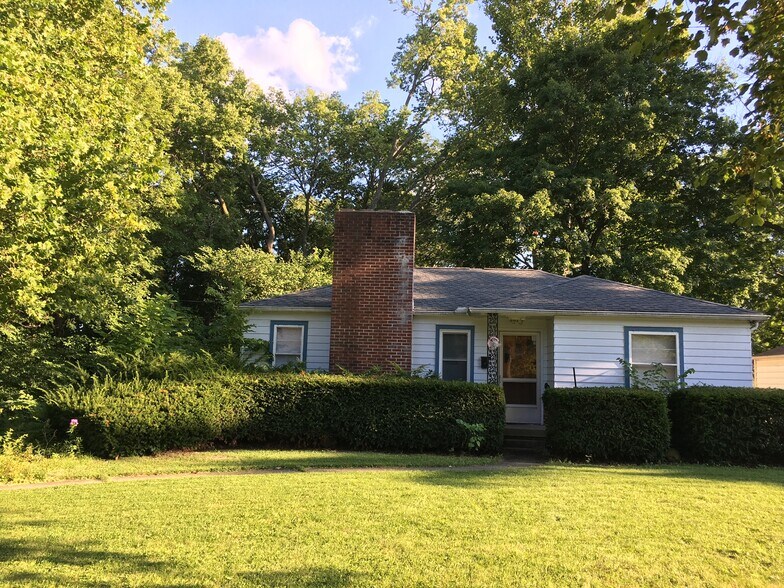 Building Photo - 1119 Hillcrest Rd
