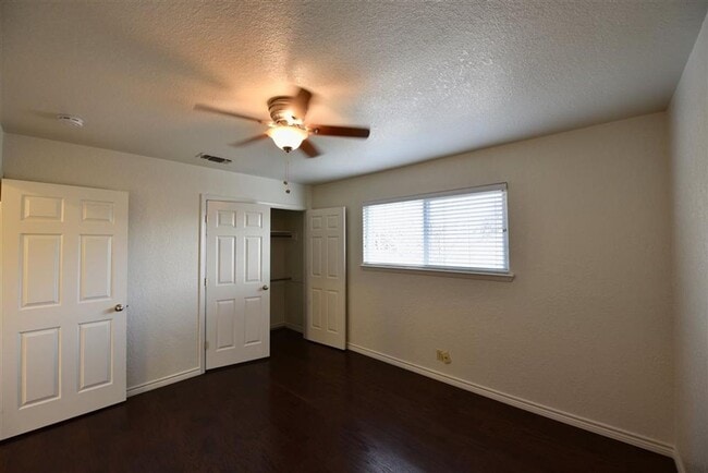 Building Photo - 113 Rhonda Dr