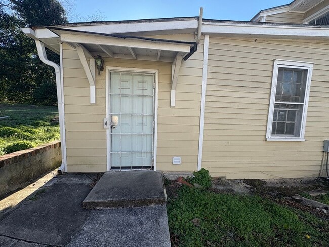 Building Photo - 1020 Adams St