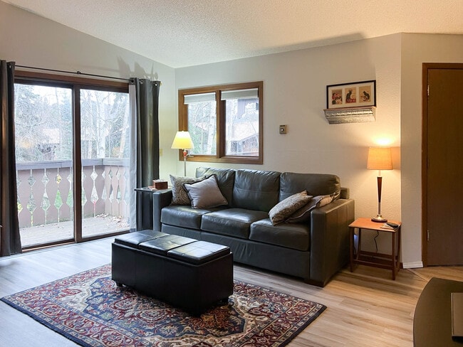 Building Photo - 4764 Mills Dr