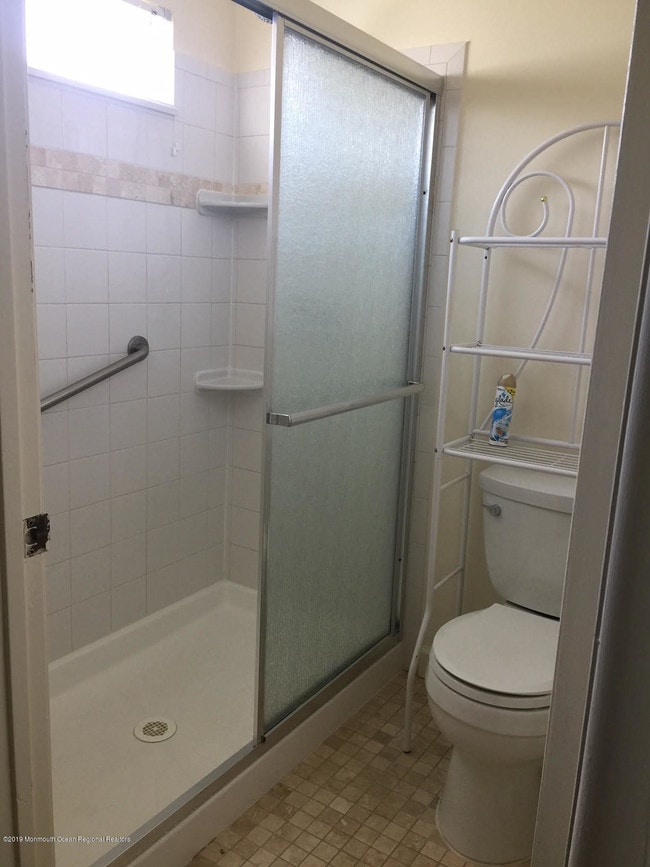 Building Photo - 19 Marlow Ave