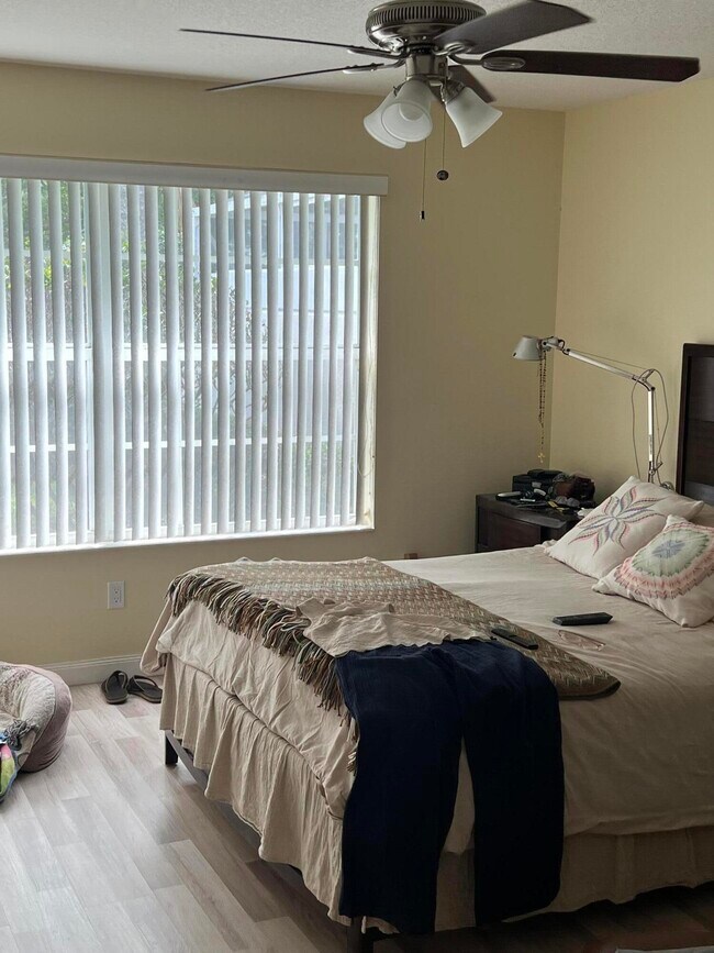 Building Photo - 2824 Rio Claro Dr N
