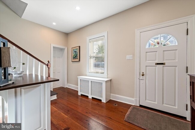 Building Photo - 6 E Cecil St