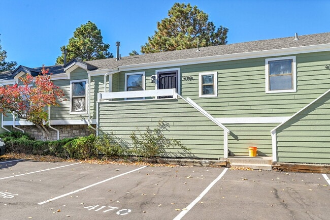 Building Photo - $2,285.00 - 3 Bedrooms, 2 Bathrooms Townho...