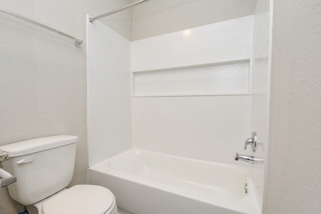 Building Photo - 14042 Chinook Dr