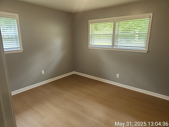 Building Photo - 2348 Clifton Springs Manor